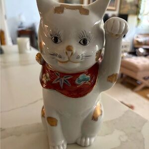 Maneki Neko Lucky Beckoning Cat